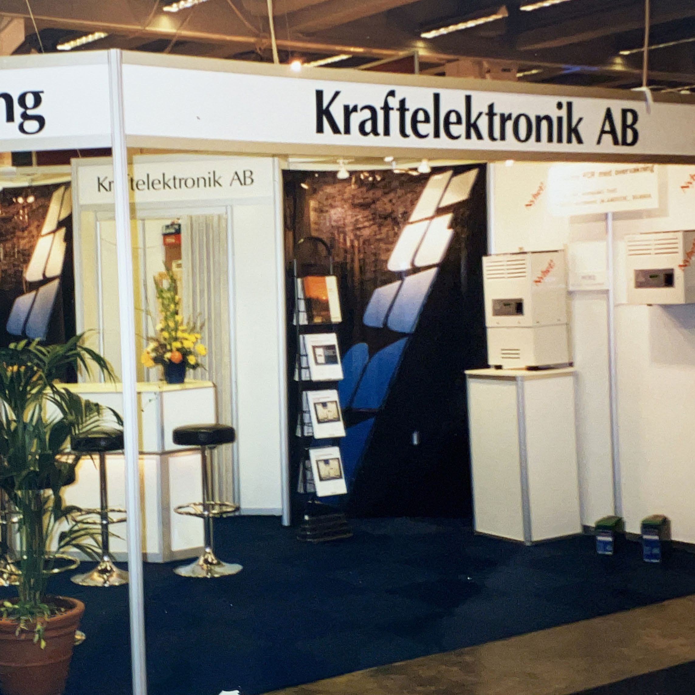 Kraftelektronik AB exhibition booth at Elfack, 1995 — second angle